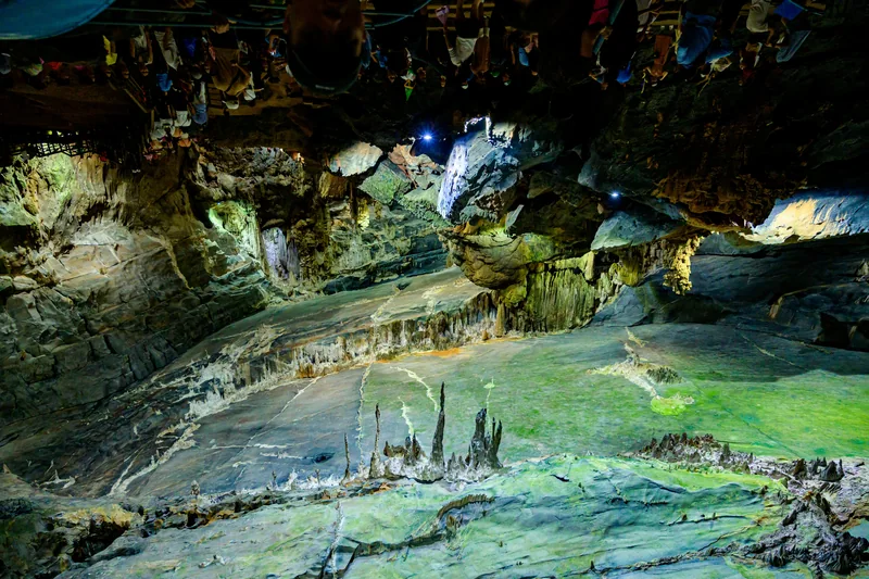 Nhũ đá trong động Phong Nha